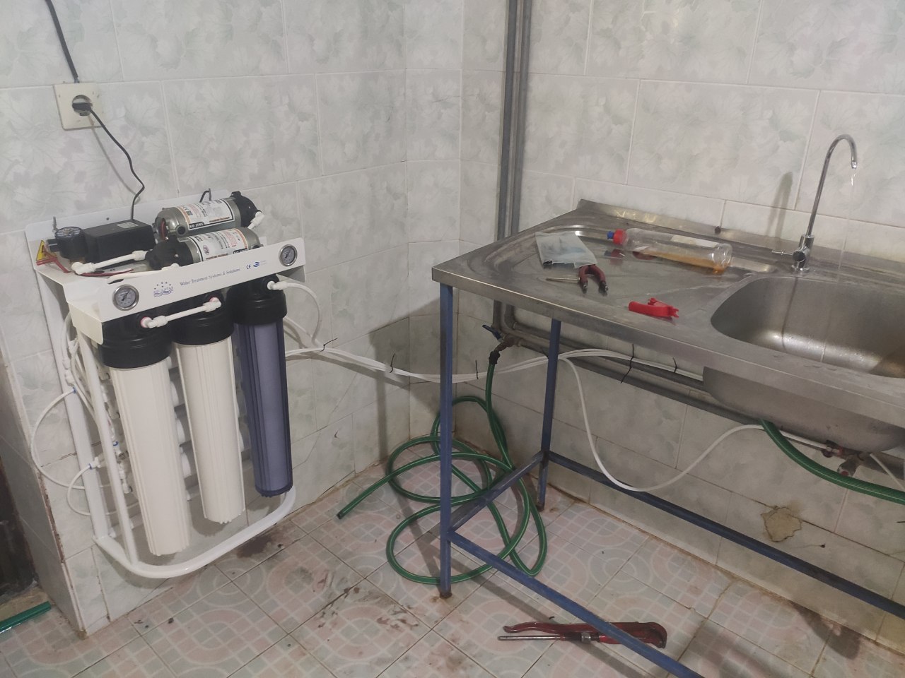 تصفیه آب نیمه صنعتی آکوا استار گارانتی 1 ساله با نصب رایگان